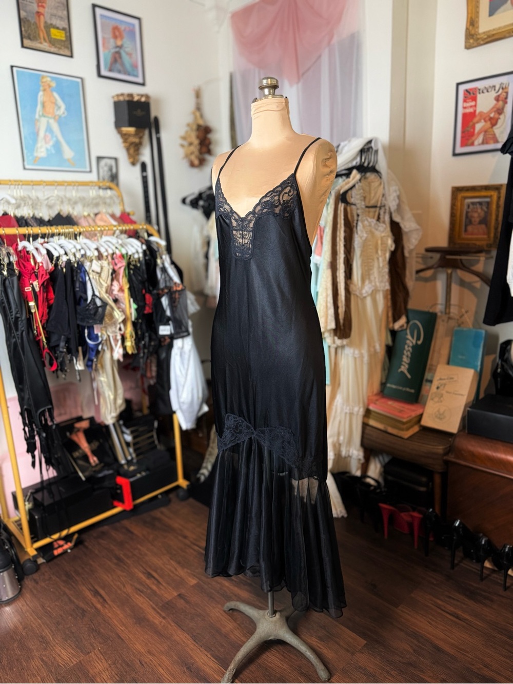 Vintage 1970’s Black Nightgown Womens Goth Sleepwear